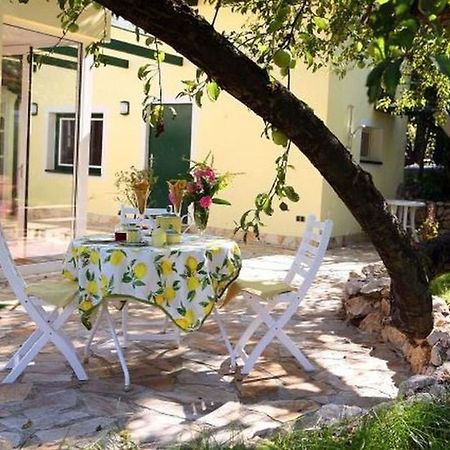 Romantic Cottage Pitten Bagian luar foto