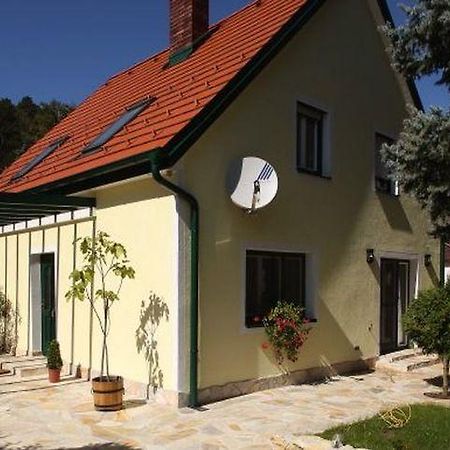 Romantic Cottage Pitten Bagian luar foto